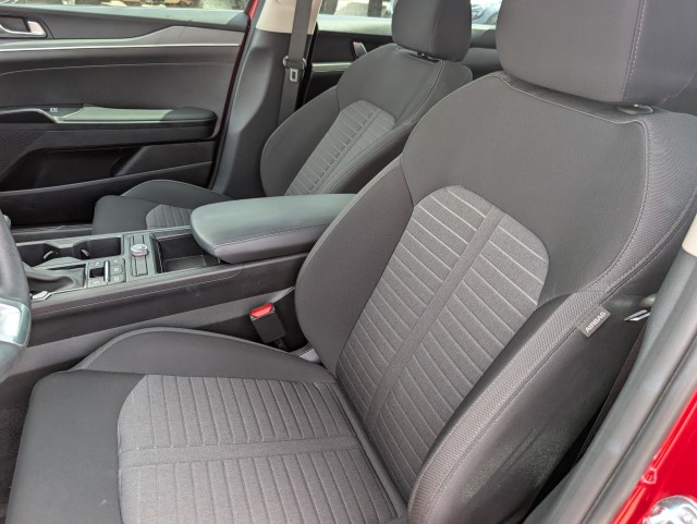 Used 2025 Runway Red Kia LXS image 6