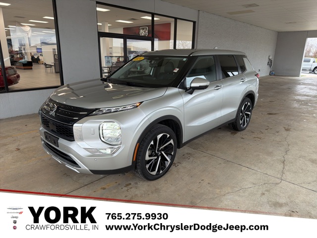 2024 Mitsubishi Outlander SE's photo