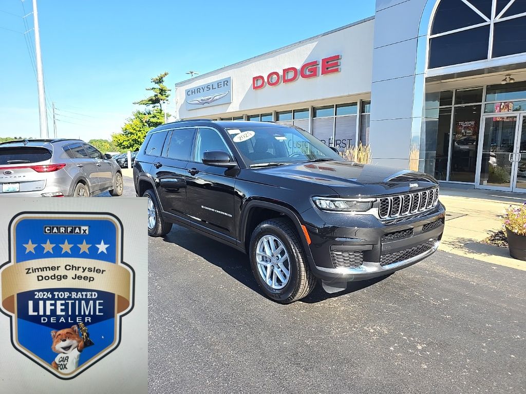 2025 Jeep Grand Cherokee L Laredo's photo