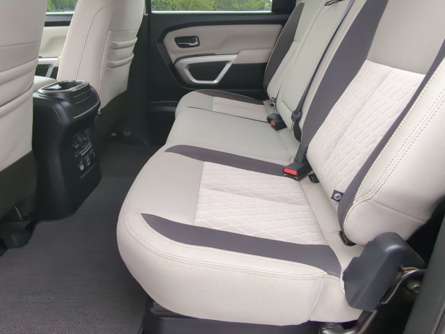 2020 Nissan Titan SV photo 4