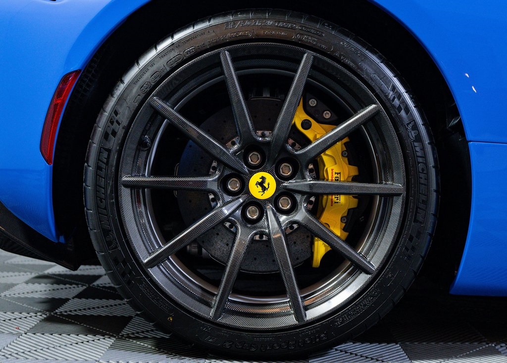 2025 Ferrari SF90 Spider Base photo 11