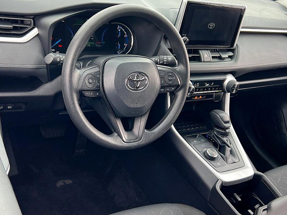 2024 Toyota RAV4 Hybrid XLE photo 6