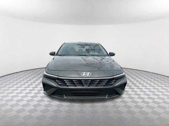 2025 Hyundai Elantra SEL Sport photo 2