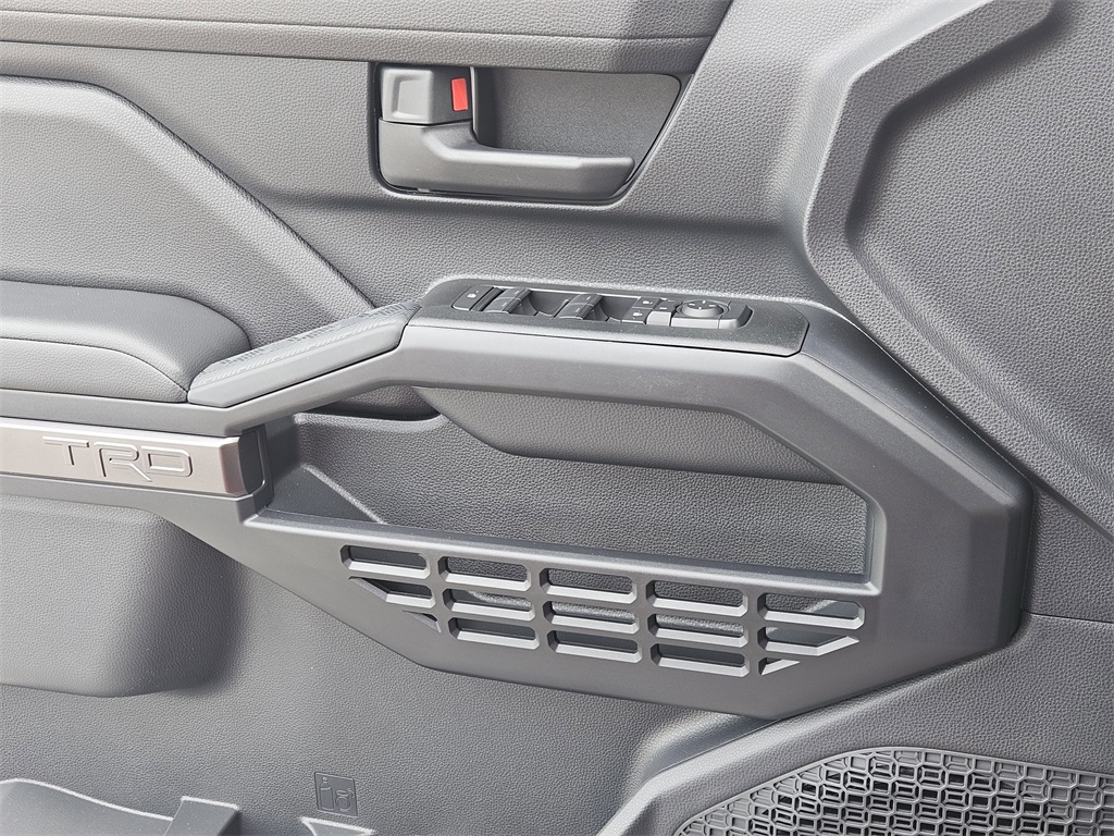 2025 Toyota 4Runner TRD Off-Road photo 16