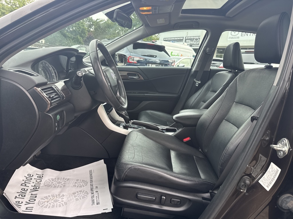 2016 Honda Accord EX-L photo 21