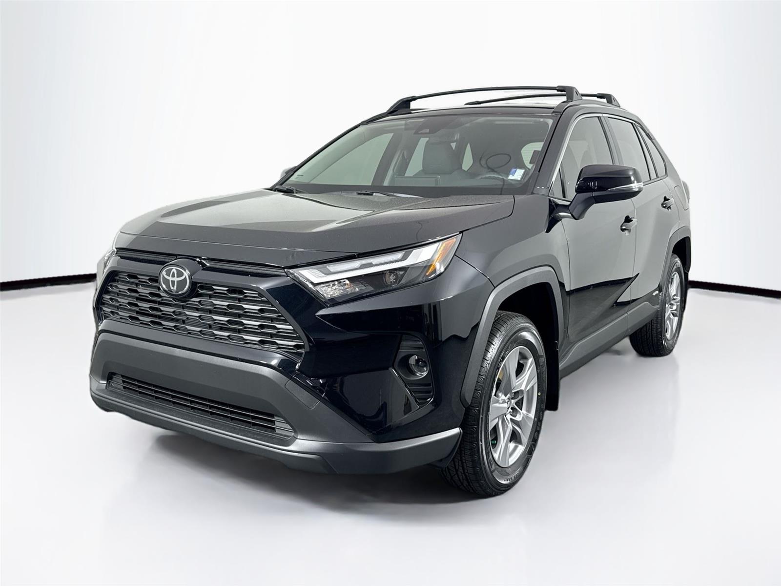 2025 Toyota RAV4 Hybrid XLE photo 2