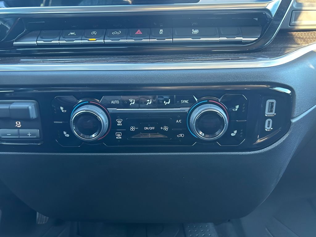 2024 Chevrolet Silverado 1500 RST photo 20