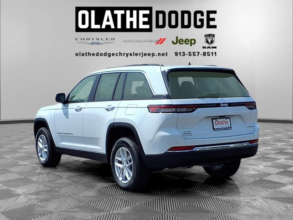 2025 Jeep Grand Cherokee Laredo X photo 3