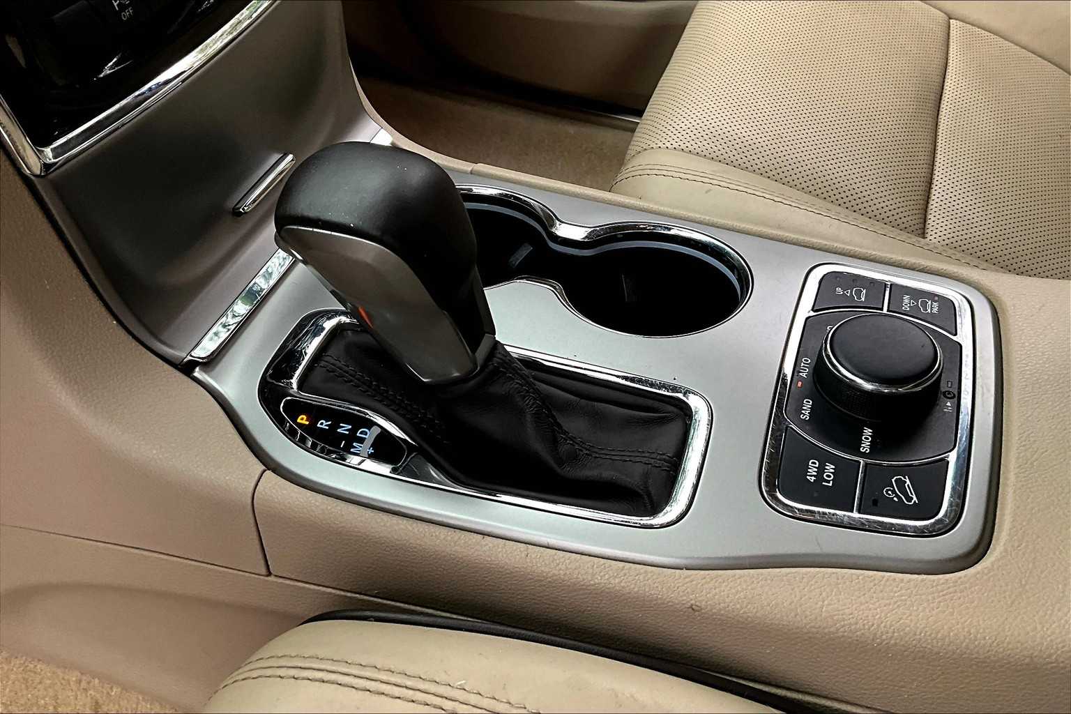 2019 Jeep Grand Cherokee Overland Sport photo 15