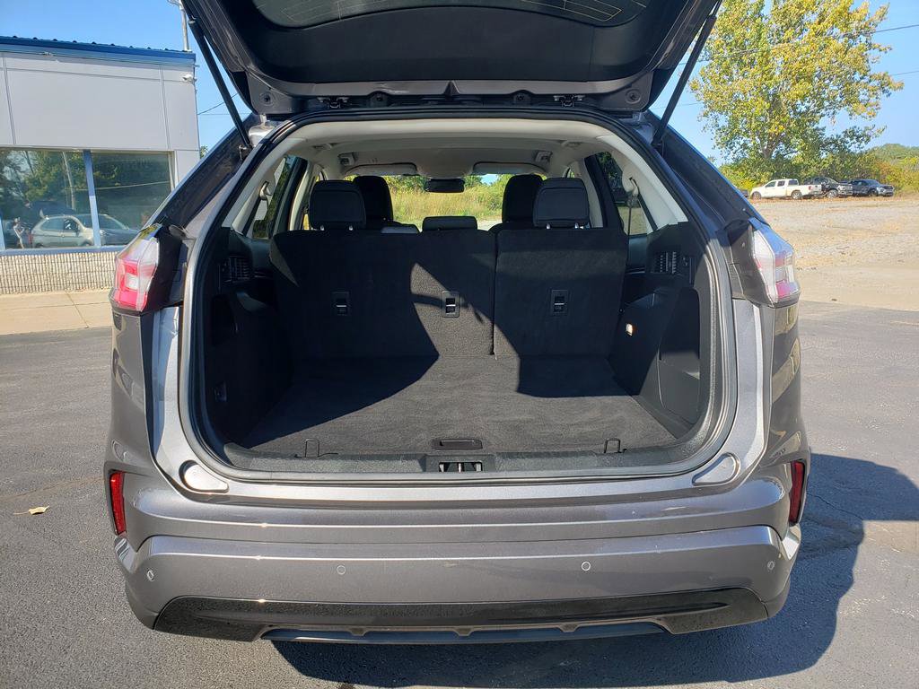 2022 Ford Edge SE photo 6
