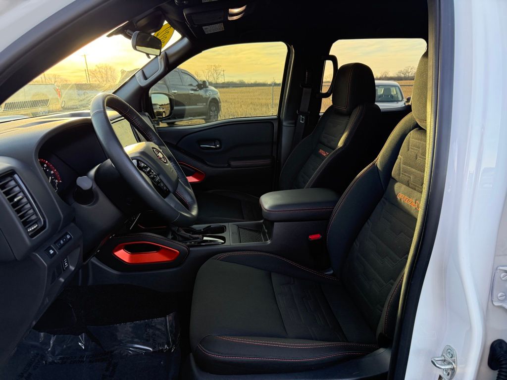 2022 Nissan Frontier PRO-X photo 4