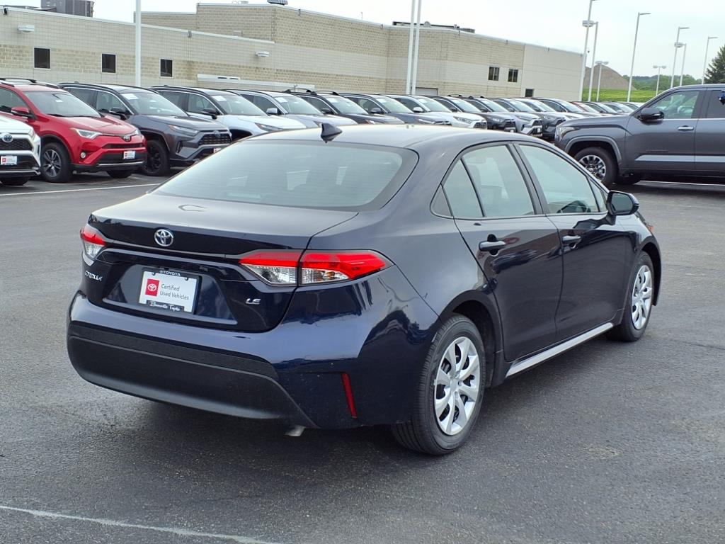 2024 Toyota Corolla LE photo 3