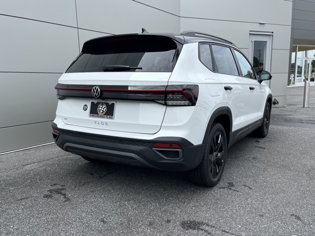 2025 Volkswagen Taos SE photo 16