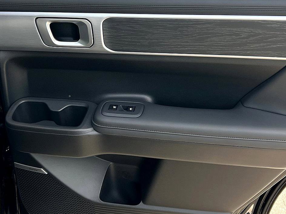 2025 Hyundai Santa Fe Limited photo 22