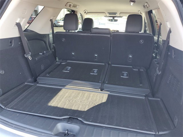 2024 Nissan Pathfinder SL photo 5
