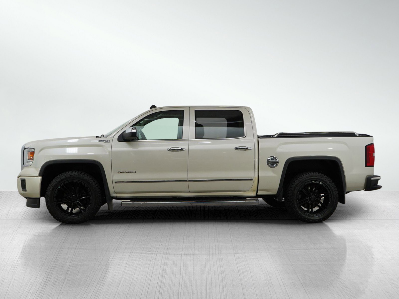 Used 2014 GMC Sierra 1500 Denali Denali with VIN 3GTU2WEJ0EG267058 for sale in Minneapolis, Minnesota