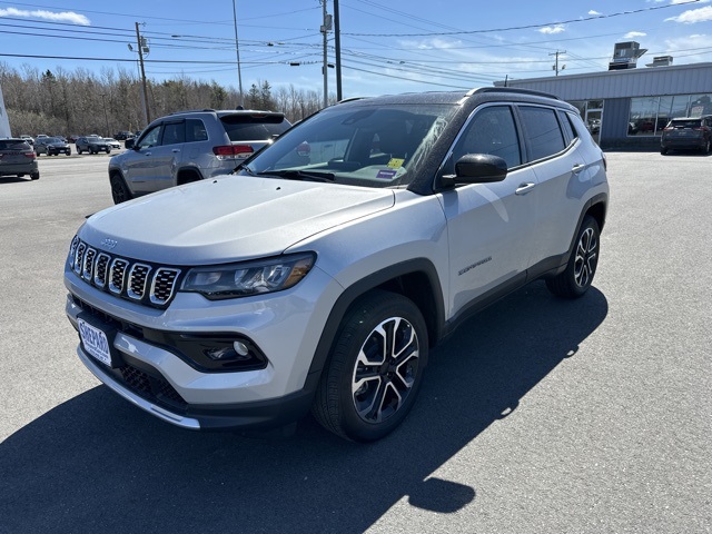 2024 Jeep Compass Limited photo 3