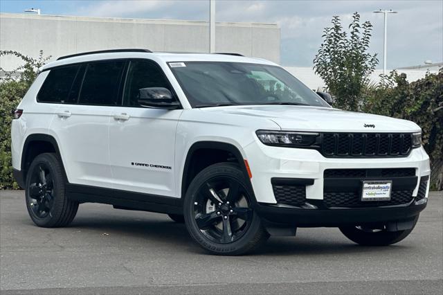 2025 Jeep Grand Cherokee Altitude X photo 2
