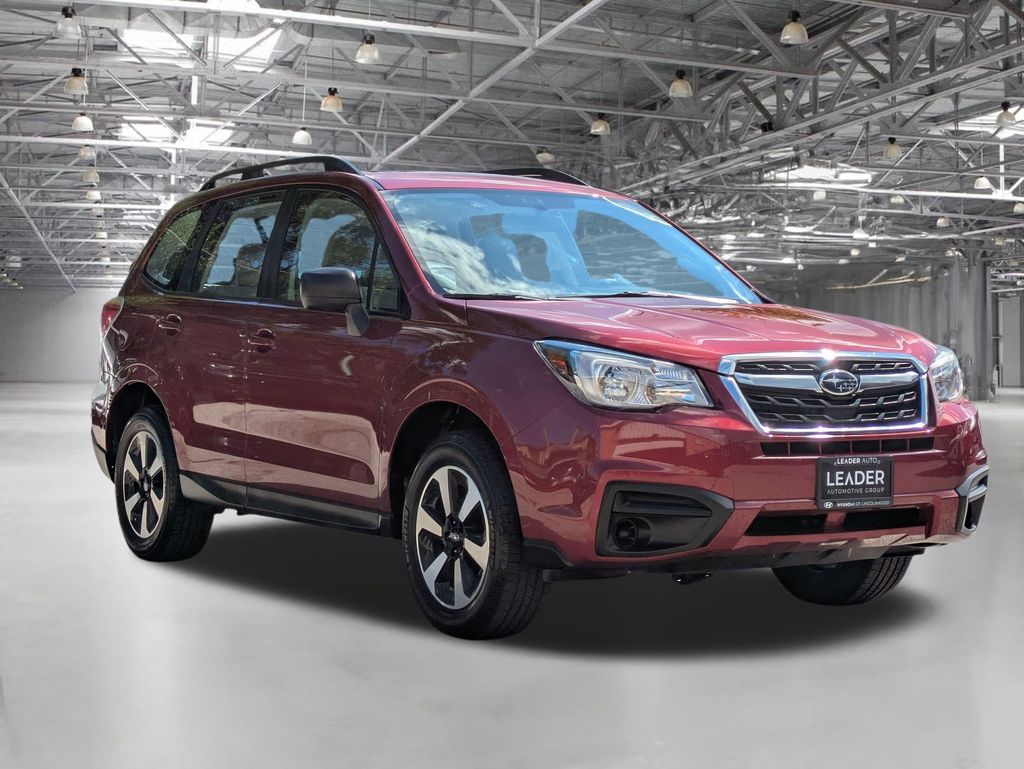 2017 Subaru Forester 2.5i photo 2