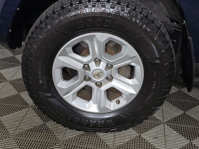 2016 Toyota 4Runner SR5 Premium photo 11