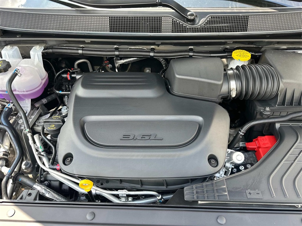 2025 Chrysler Pacifica photo 12