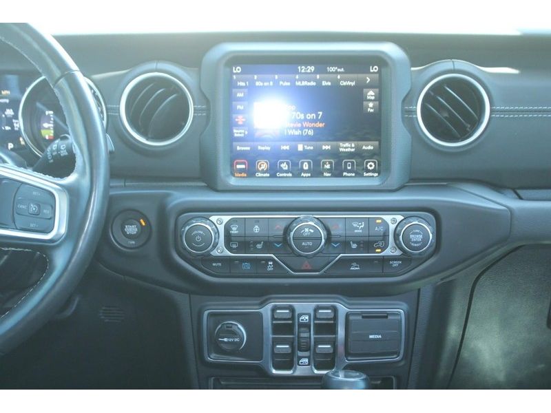 2022 Jeep Wrangler Unlimited Sahara 4xe photo 14