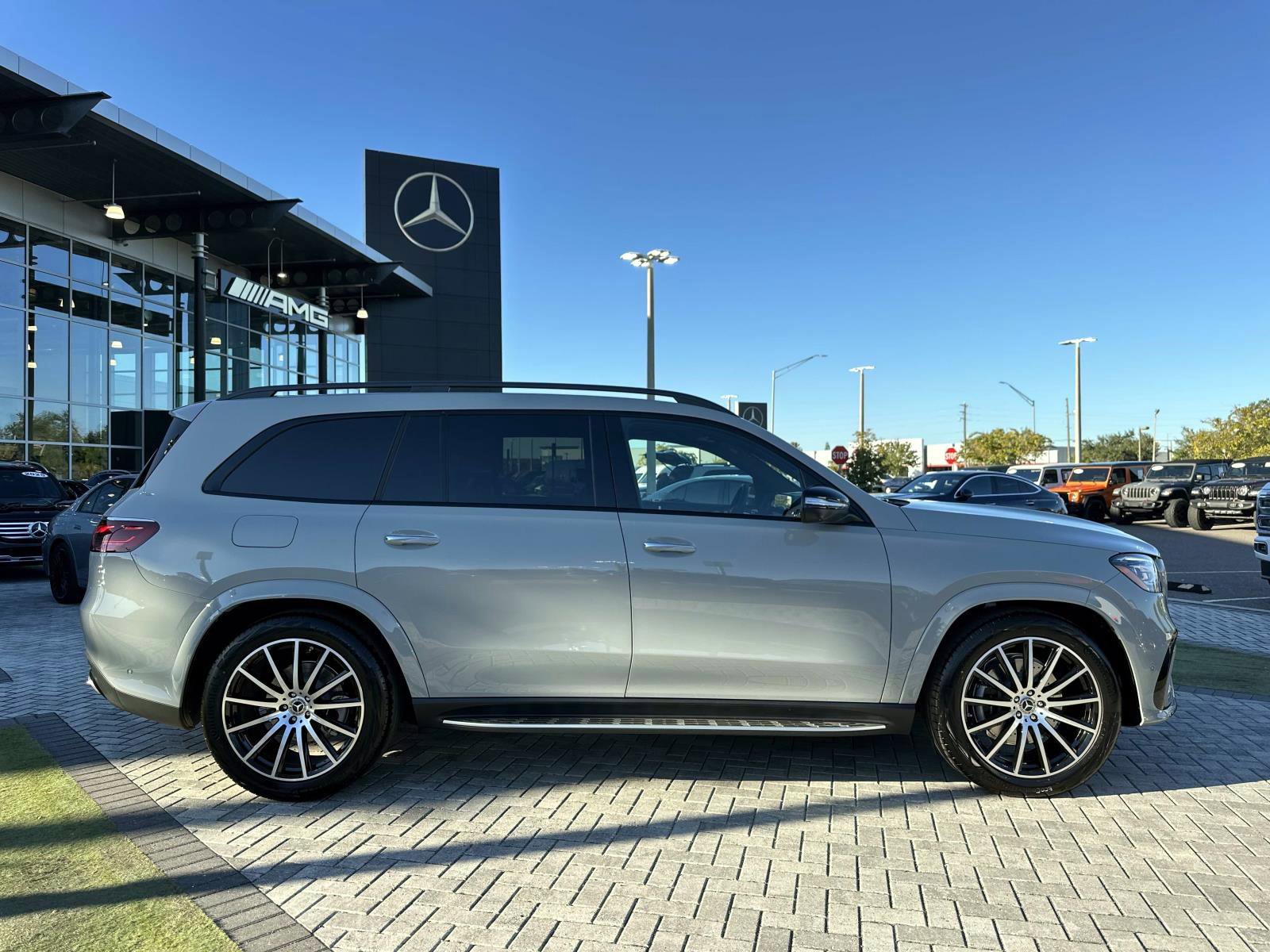 2026 Mercedes Benz GLS 580 4MATIC photo 3