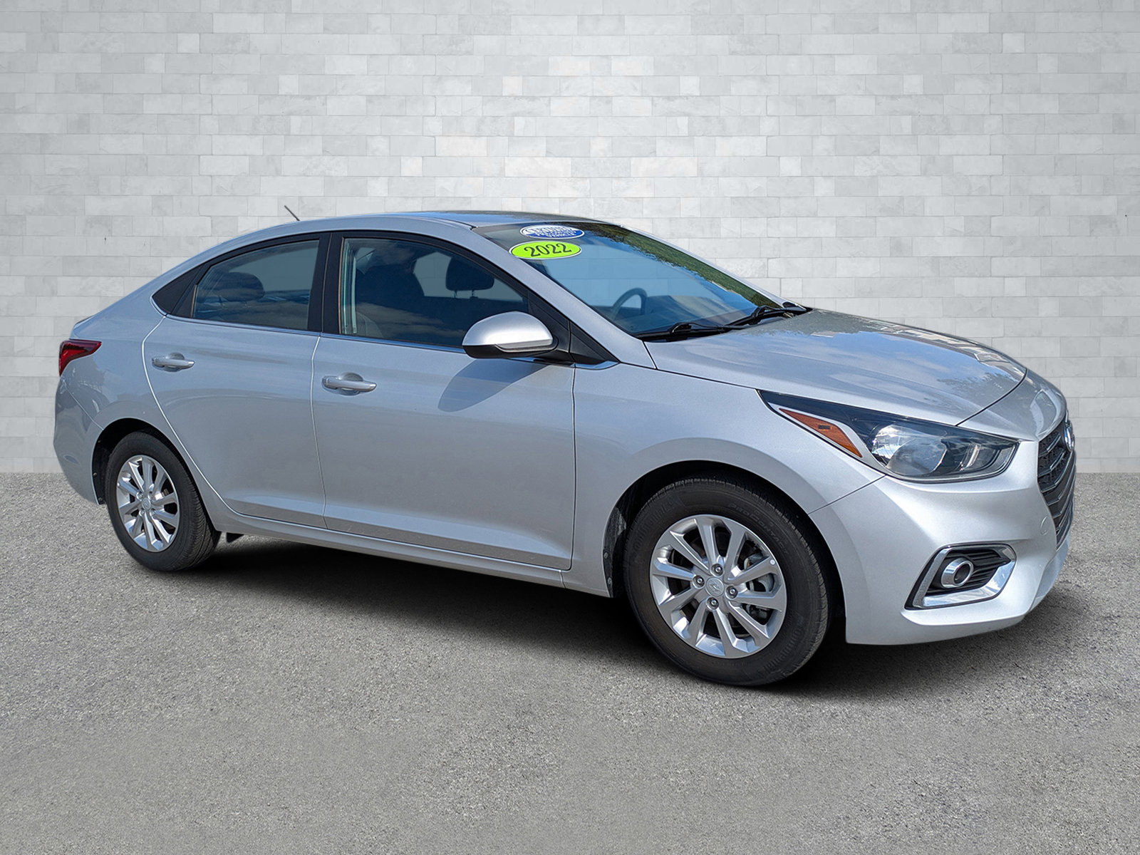 2022 Hyundai Accent SEL's photo