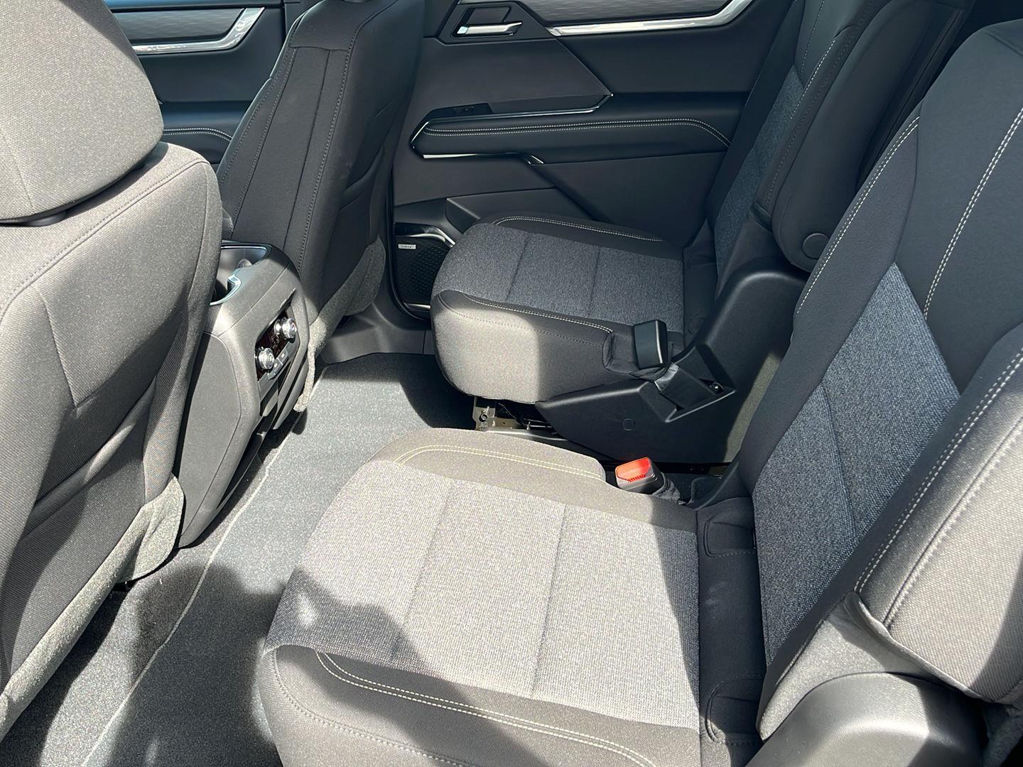 2026 Gmc Acadia Elevation photo 11