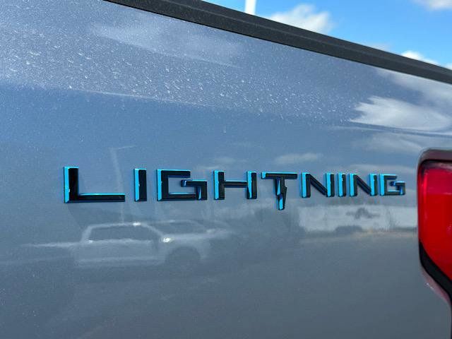 2025 Ford F-150 Lightning photo 15