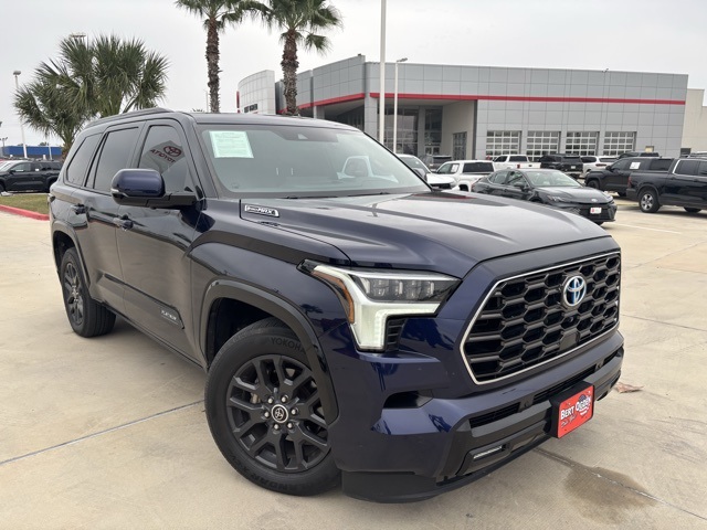 2023 Toyota Sequoia Platinum's photo