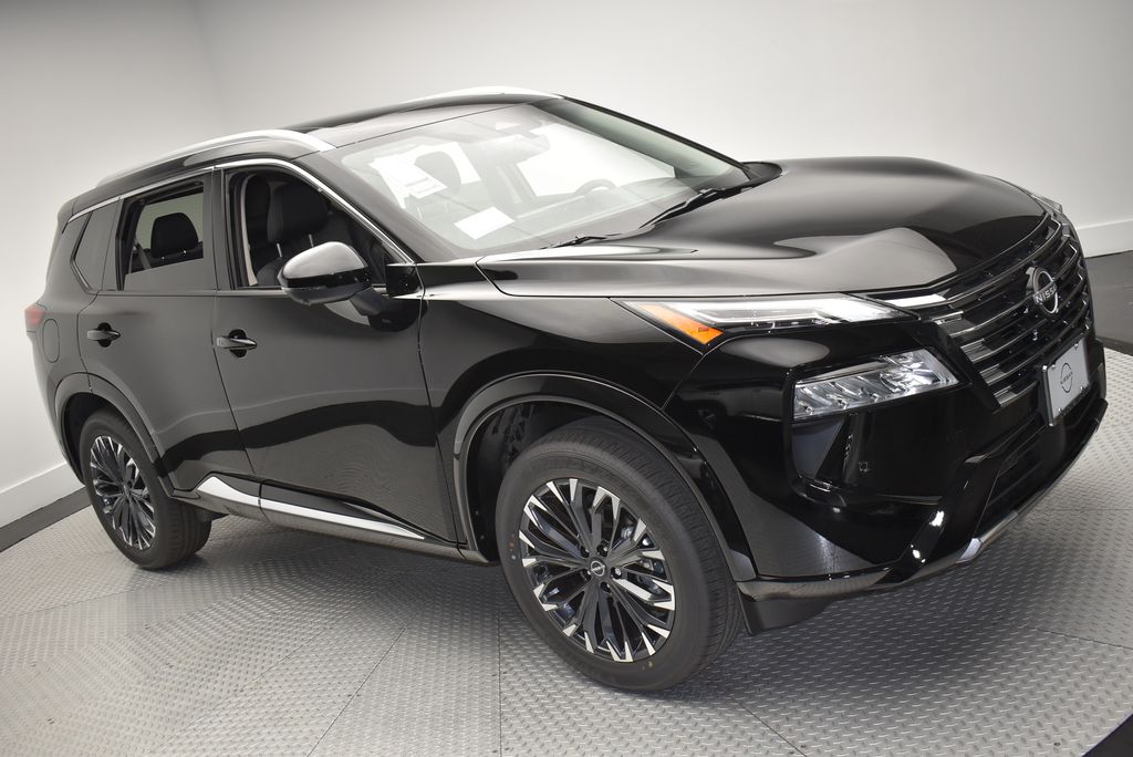 2026 Nissan Rogue Platinum photo 3