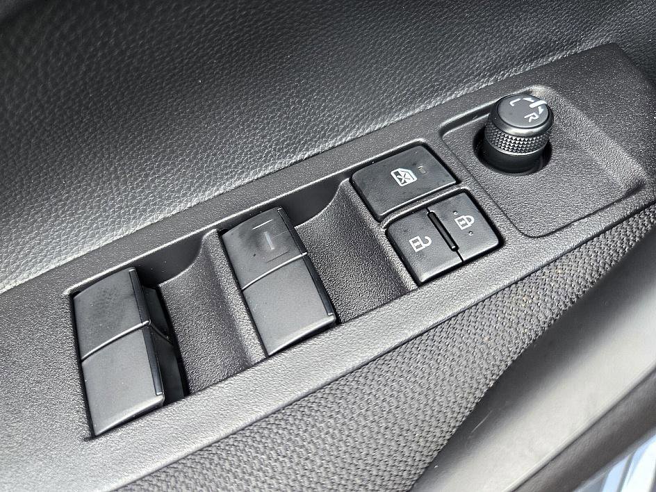 2025 Toyota Corolla LE photo 29