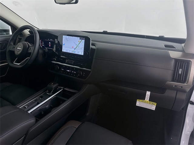 2025 Nissan Pathfinder Platinum photo 30