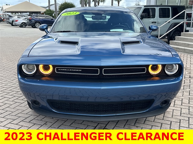 2023 Dodge Challenger SXT photo 2