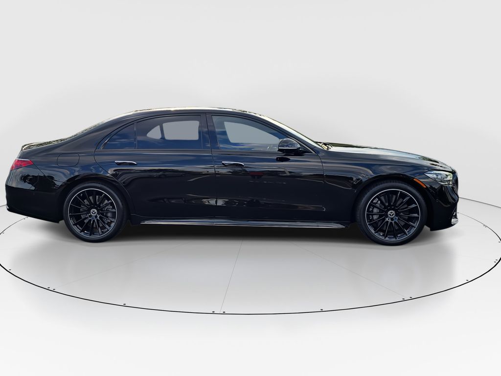 2025 Mercedes Benz S 580 4MATIC photo 2