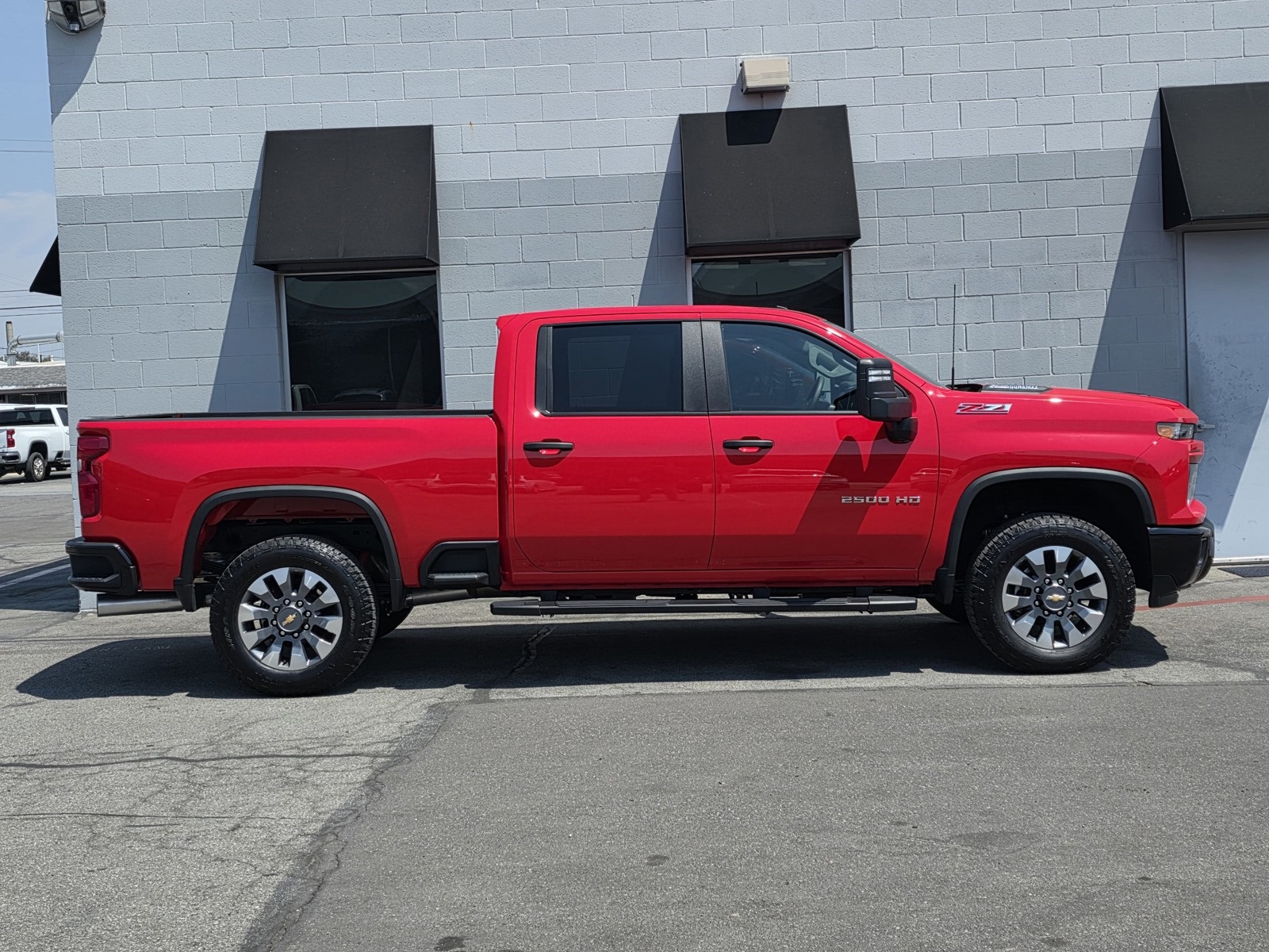 2025 Chevrolet Silverado 2500HD Custom photo 8