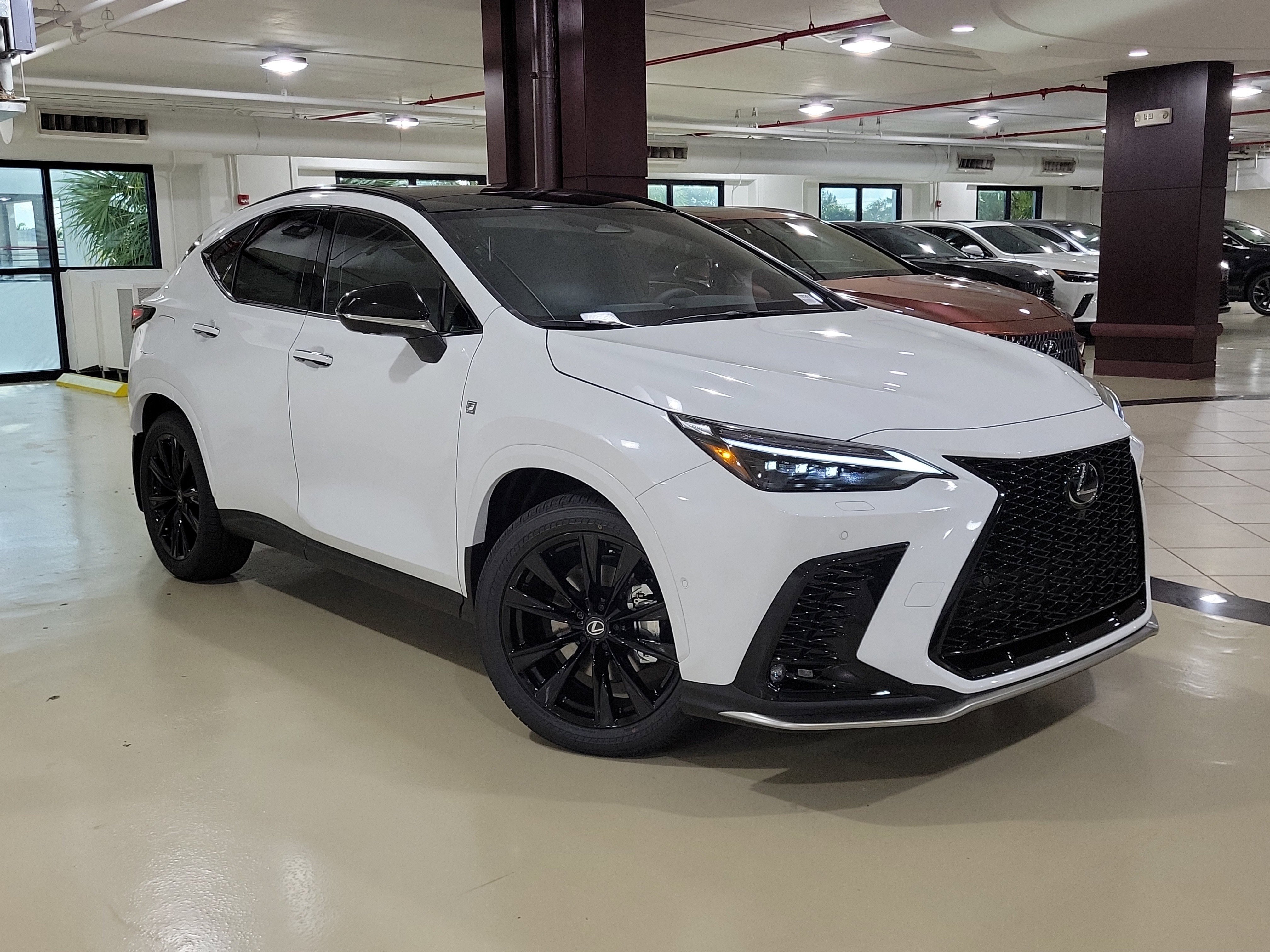 2026 Lexus NX PHEV 450h+'s photo