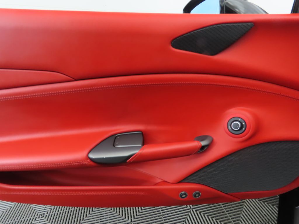 2018 Ferrari 488 GTB photo 21