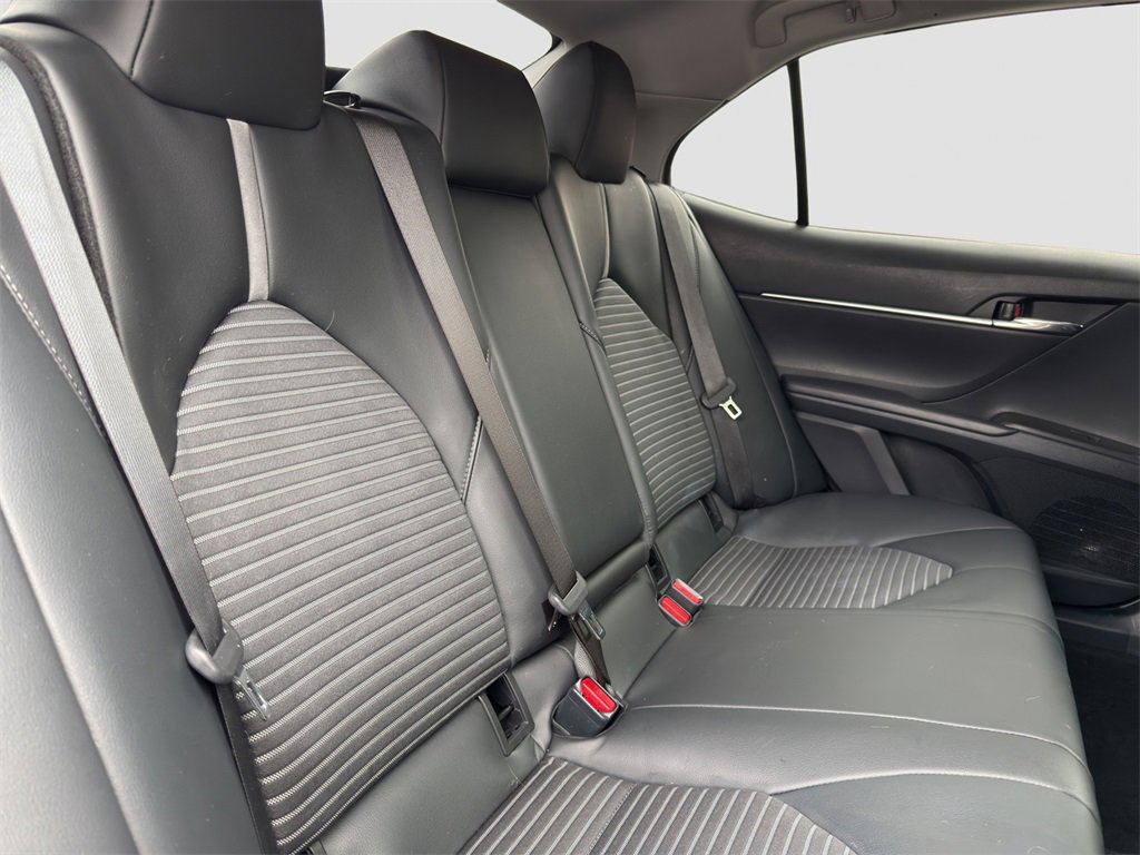 2021 Toyota Camry SE photo 19