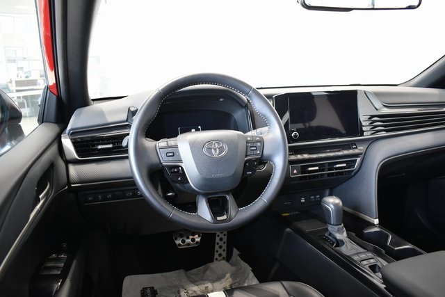 2025 Toyota Camry SE photo 13