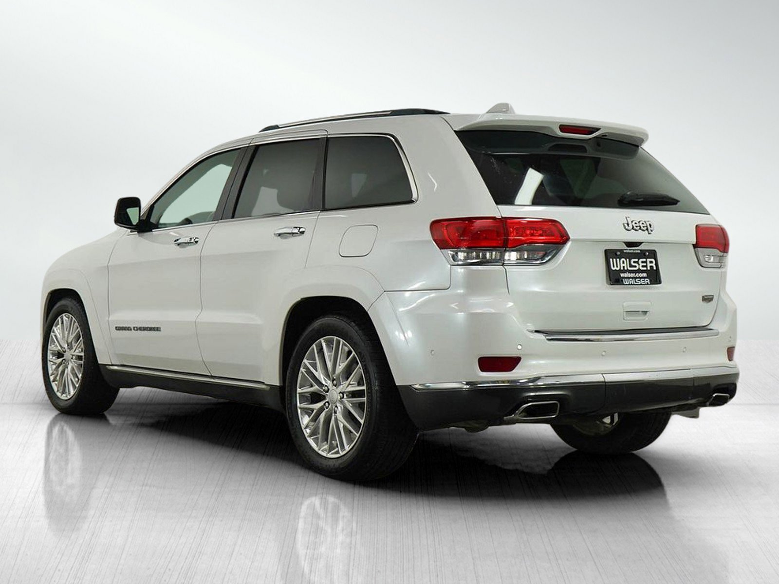 2018 Jeep Grand Cherokee Summit photo 2