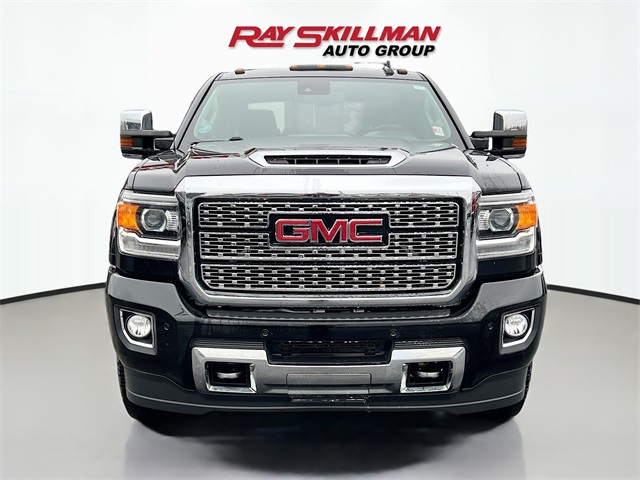 2019 Gmc Sierra HD Denali photo 2