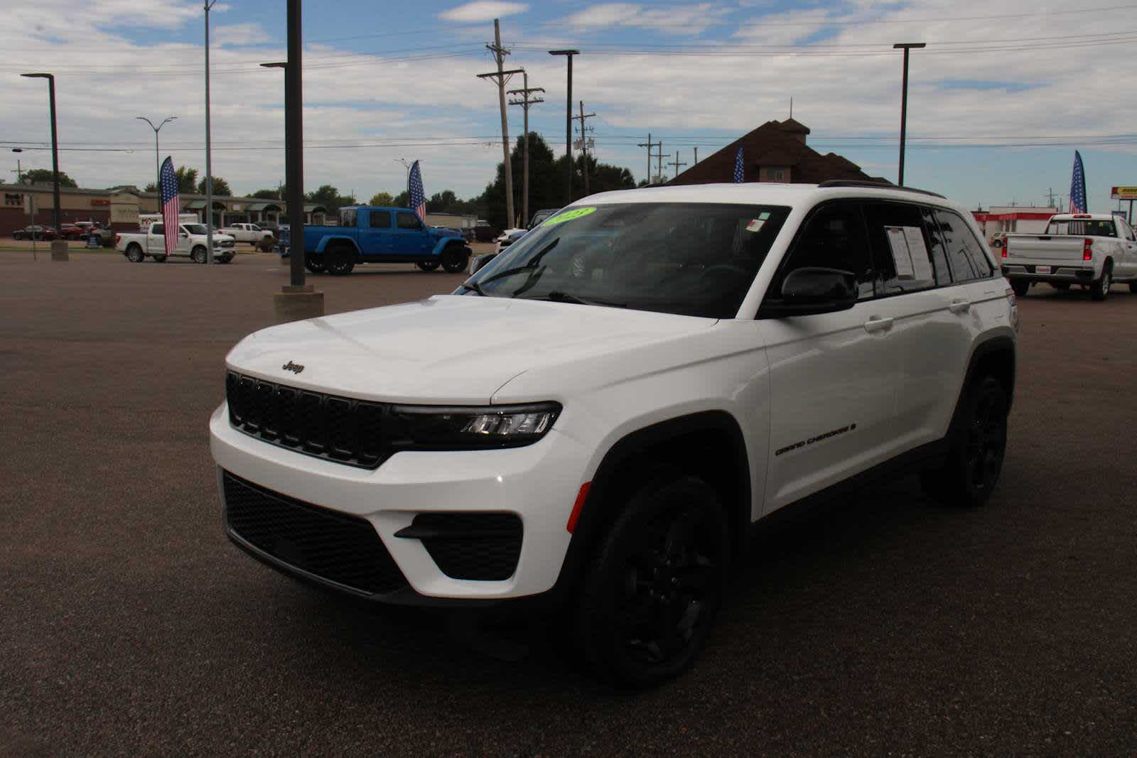 2023 Jeep Grand Cherokee Altitude photo 4