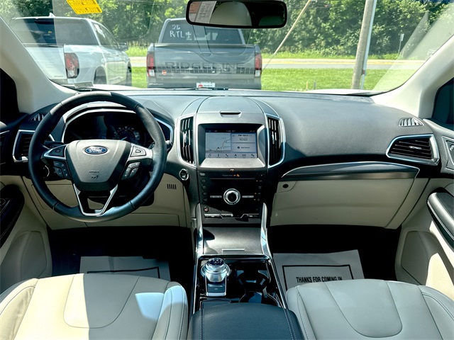 2019 Ford Edge Titanium photo 24