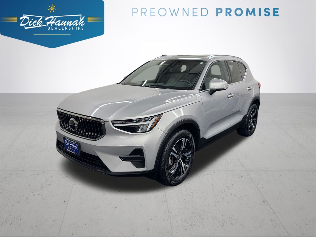 2024 Volvo XC40 Core's photo