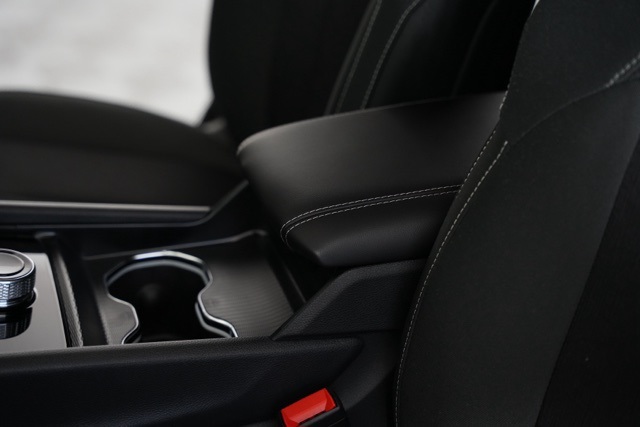 2025 Jeep Grand Cherokee Laredo photo 3