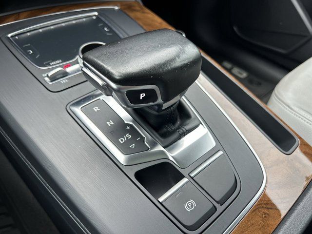 2018 Audi Q5 2.0T Premium photo 16