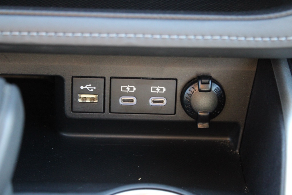 2023 Toyota Highlander L photo 31