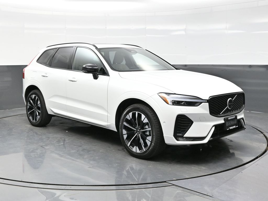 2026 Volvo XC60 Plus's photo